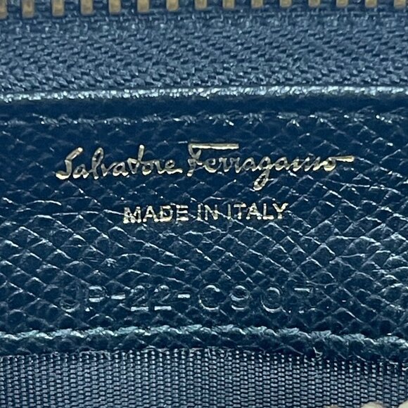 Ferragamo Vara Bow L-Zip Black Leather Wallet - Preowned - Picture 9 of 13